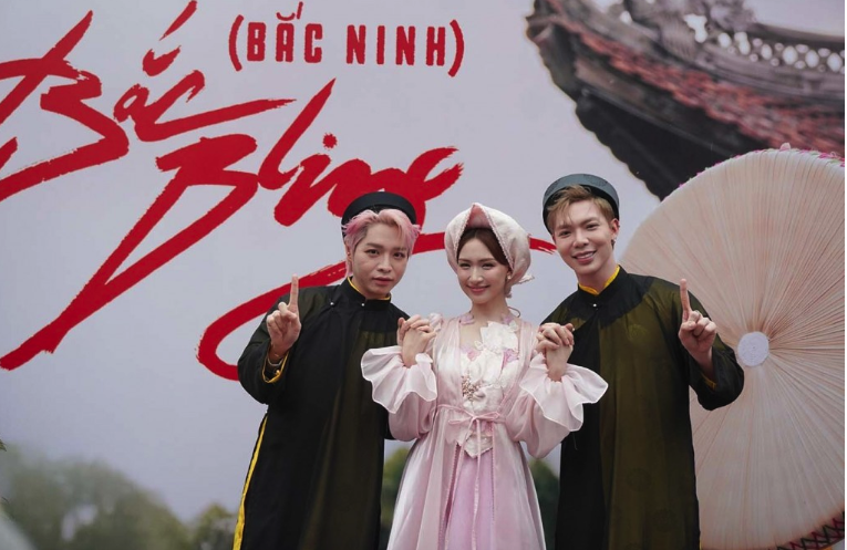 H&ograve;a Minzy b&ugrave;ng nổ khi hợp t&aacute;c c&ugrave;ng "vua h&agrave;i" Xu&acirc;n Hinh- Ảnh 8.