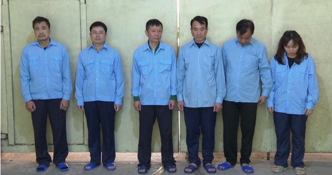 Hai chủ tịch phường bị tạm giữ - Ảnh 1.