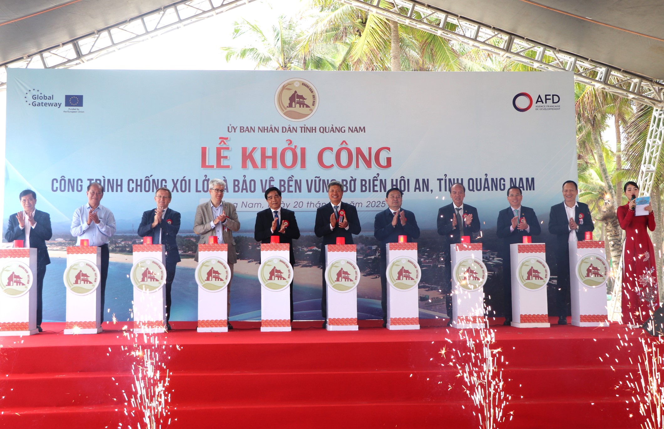 Khởi c&ocirc;ng dự &aacute;n chống x&oacute;i lở bờ biển Hội An gần 1.000 tỉ đồng- Ảnh 1.