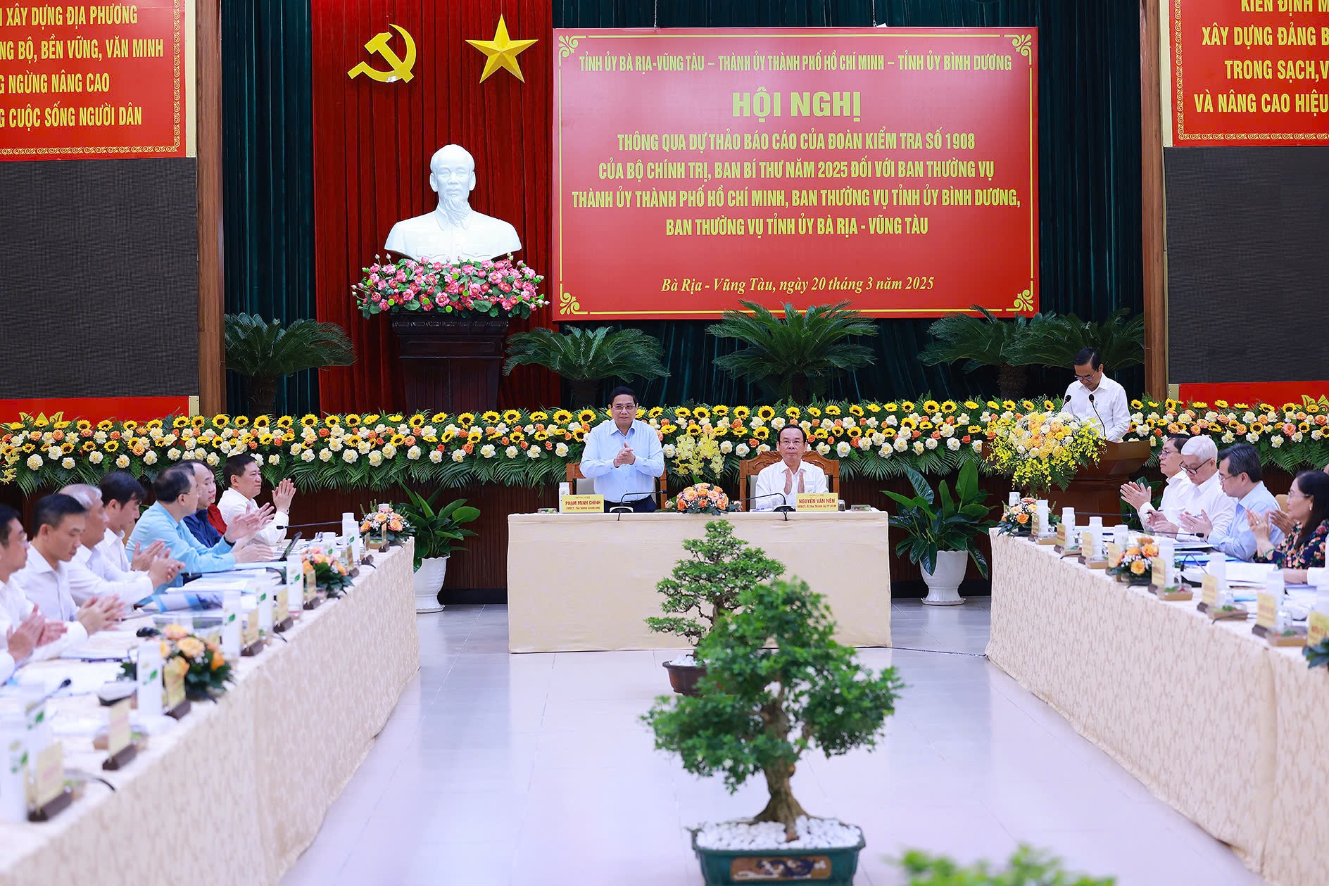 Thủ tướng Phạm Minh Ch&iacute;nh chủ tr&igrave; hội nghị với 3 địa phương v&ugrave;ng Đ&ocirc;ng Nam Bộ- Ảnh 2.