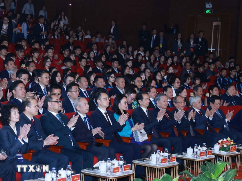 Tổng Bí thư Tô Lâm dự Gặp gỡ lưu học sinh, sinh viên Việt Nam - Trung Quốc- Ảnh 8.