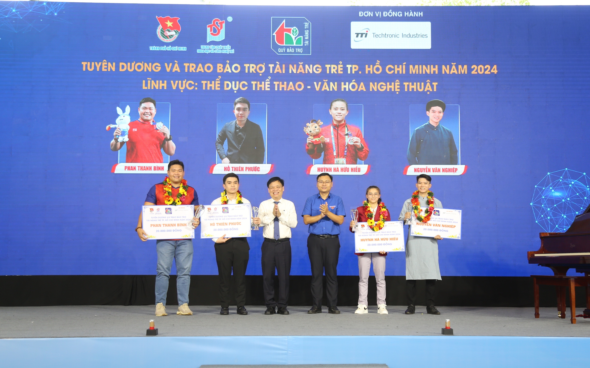 Thành tích đáng nể của 12 tài năng trẻ TP HCM năm 2024