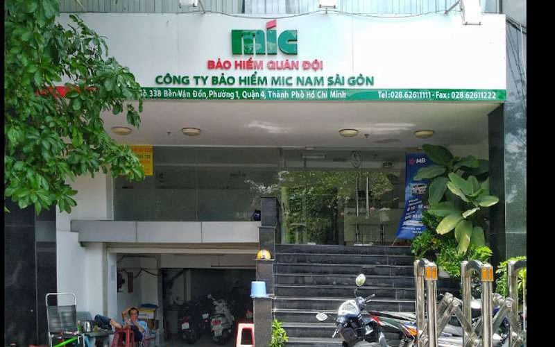 Chủ tịch và loạt lãnh đạo một công ty bảo hiểm tốp 4 bất ngờ xin từ chức