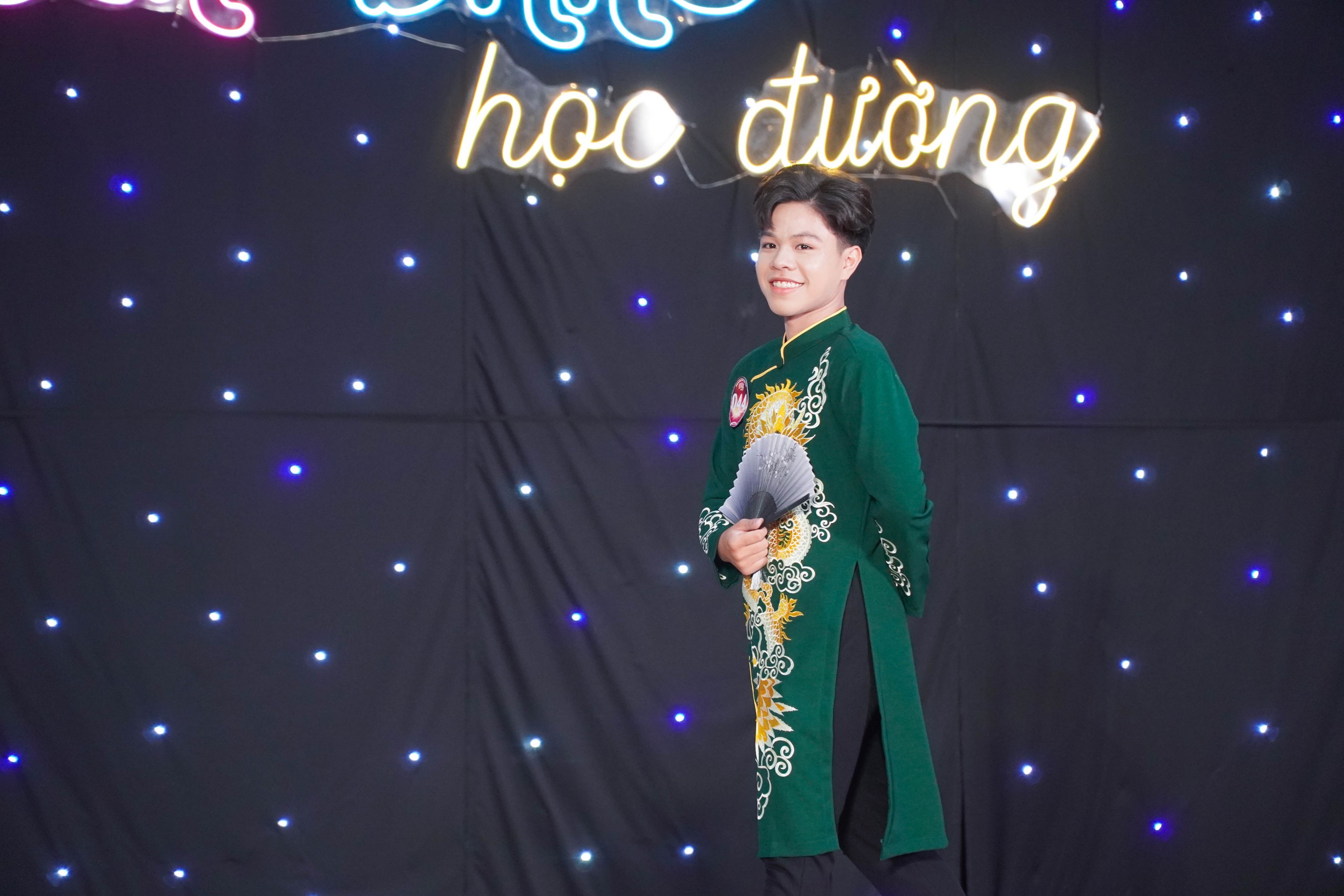 Kh&ocirc;ng cần đi concert, học sinh TP HCM "ch&aacute;y" hết m&igrave;nh ngay tại trường- Ảnh 14.