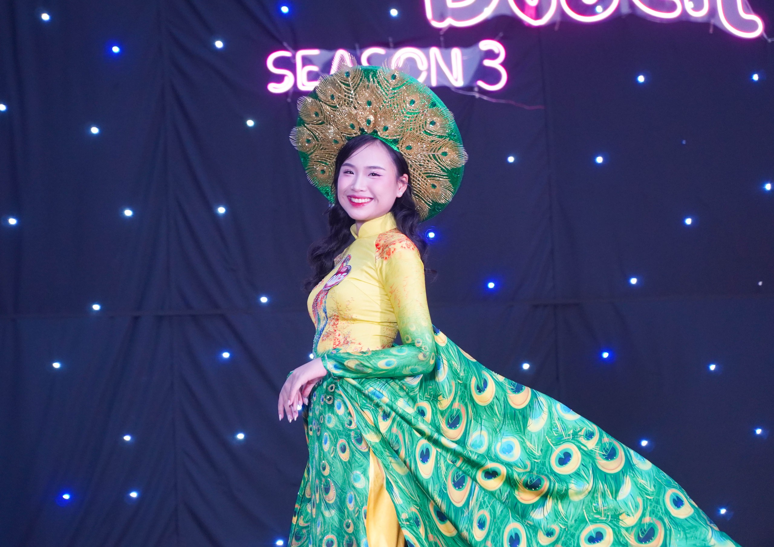 Kh&ocirc;ng cần đi concert, học sinh TP HCM "ch&aacute;y" hết m&igrave;nh ngay tại trường- Ảnh 10.