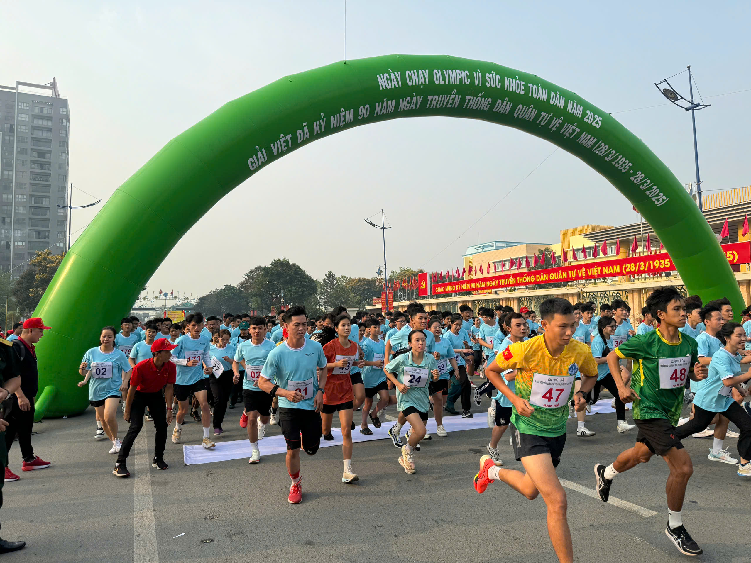 Rộn r&agrave;ng "Ng&agrave;y chạy Olympic v&igrave; sức khỏe to&agrave;n d&acirc;n" tại B&igrave;nh Ch&aacute;nh- Ảnh 7.