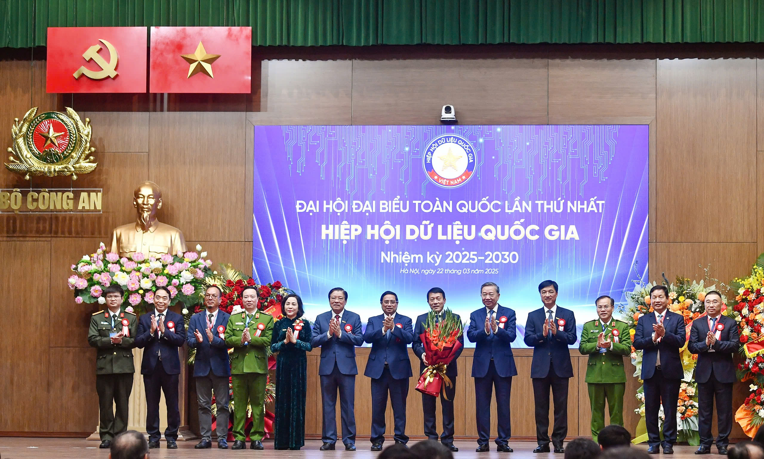 Tổng B&iacute; thư T&ocirc; L&acirc;m: Nh&agrave; nước v&agrave; tư nh&acirc;n c&ugrave;ng đầu tư hạ tầng dữ liệu- Ảnh 2.