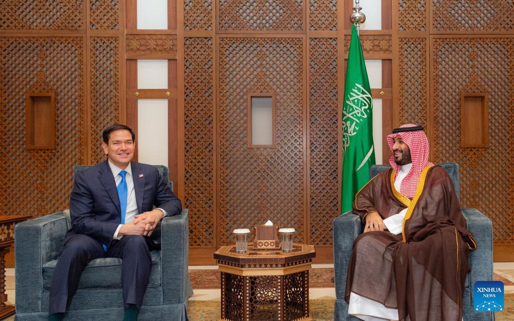 "Ngoại giao con thoi" tại Ả Rập Saudi