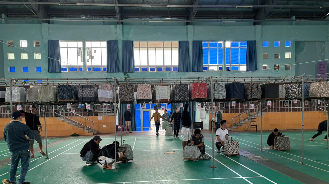 Huyện bắt giải tr&igrave;nh v&igrave; c&oacute; người tới "nh&agrave;" tổ chức hội thi chim ch&agrave;o m&agrave;o l&eacute;n l&uacute;t- Ảnh 2.