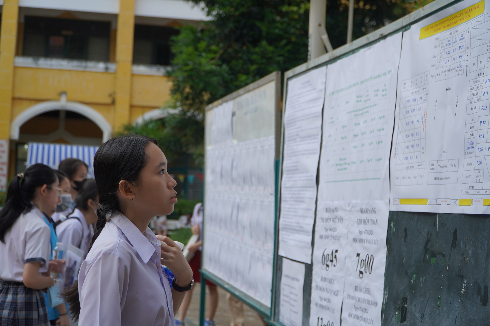 Năm 2025, học sinh nào được tuyển thẳng vào lớp 10 công lập ở TP HCM?- Ảnh 1.