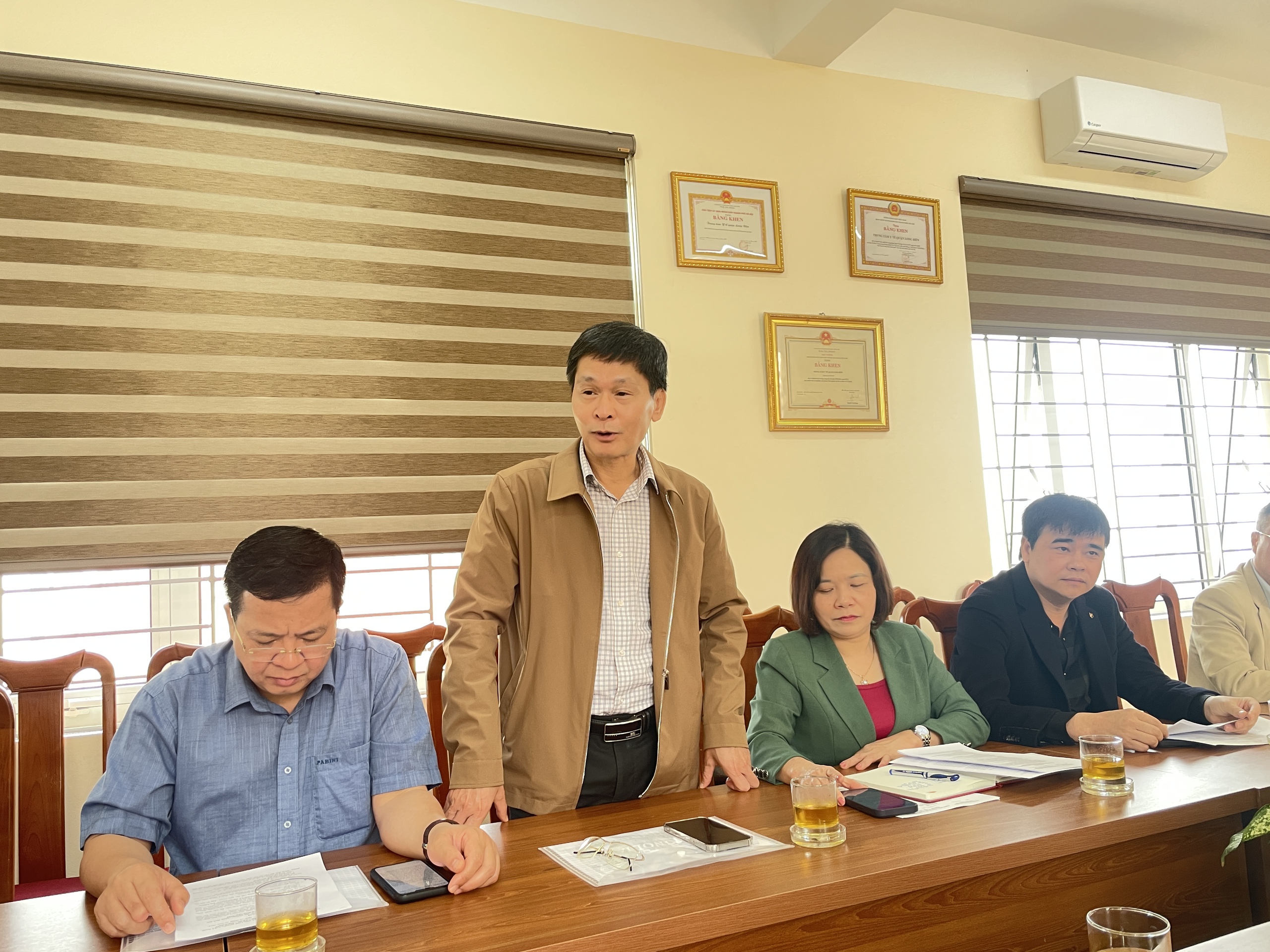 Bộ Y tế kiểm tra chiến dịch ti&ecirc;m vắc-xin sởi- Ảnh 2.