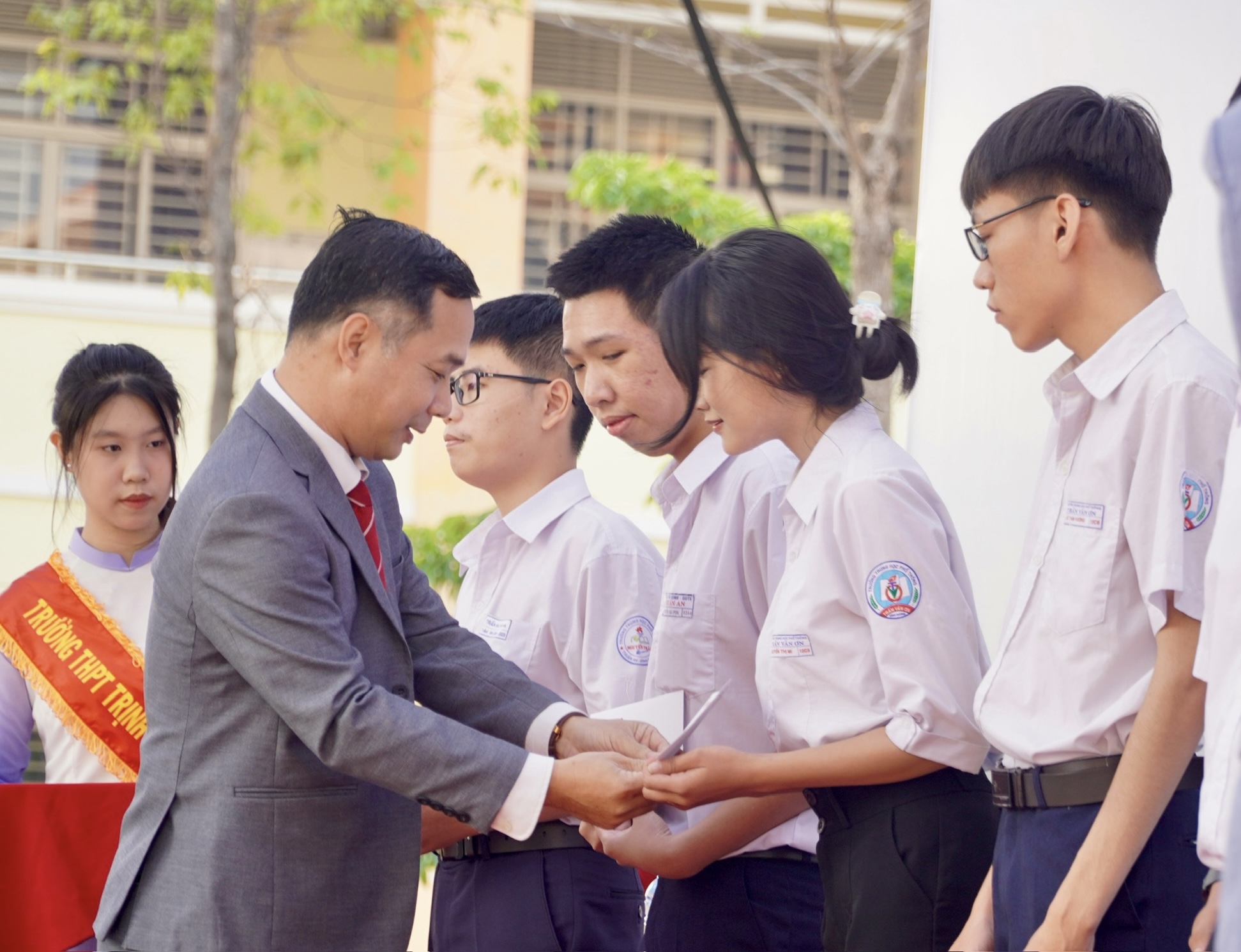 "ĐƯA TRƯỜNG HỌC ĐẾN TH&Iacute; SINH" TẠI B&Igrave;NH DƯƠNG: Học sinh rất quan t&acirc;m đến cơ hội việc l&agrave;m- Ảnh 2.