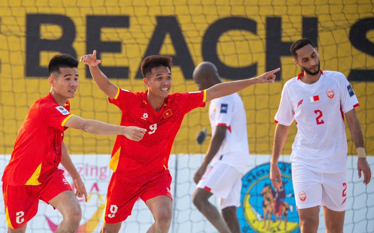 Tuyển Việt Nam giành chiến thắng lịch sử ở Giải bóng đá bãi biển châu Á