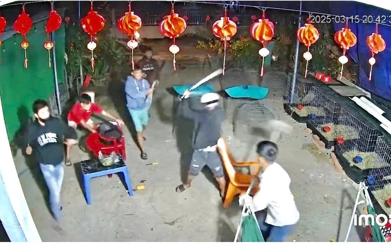 Tạm giữ nhóm đối tượng xông vào nhà chém người gây phẫn nộ dư luận