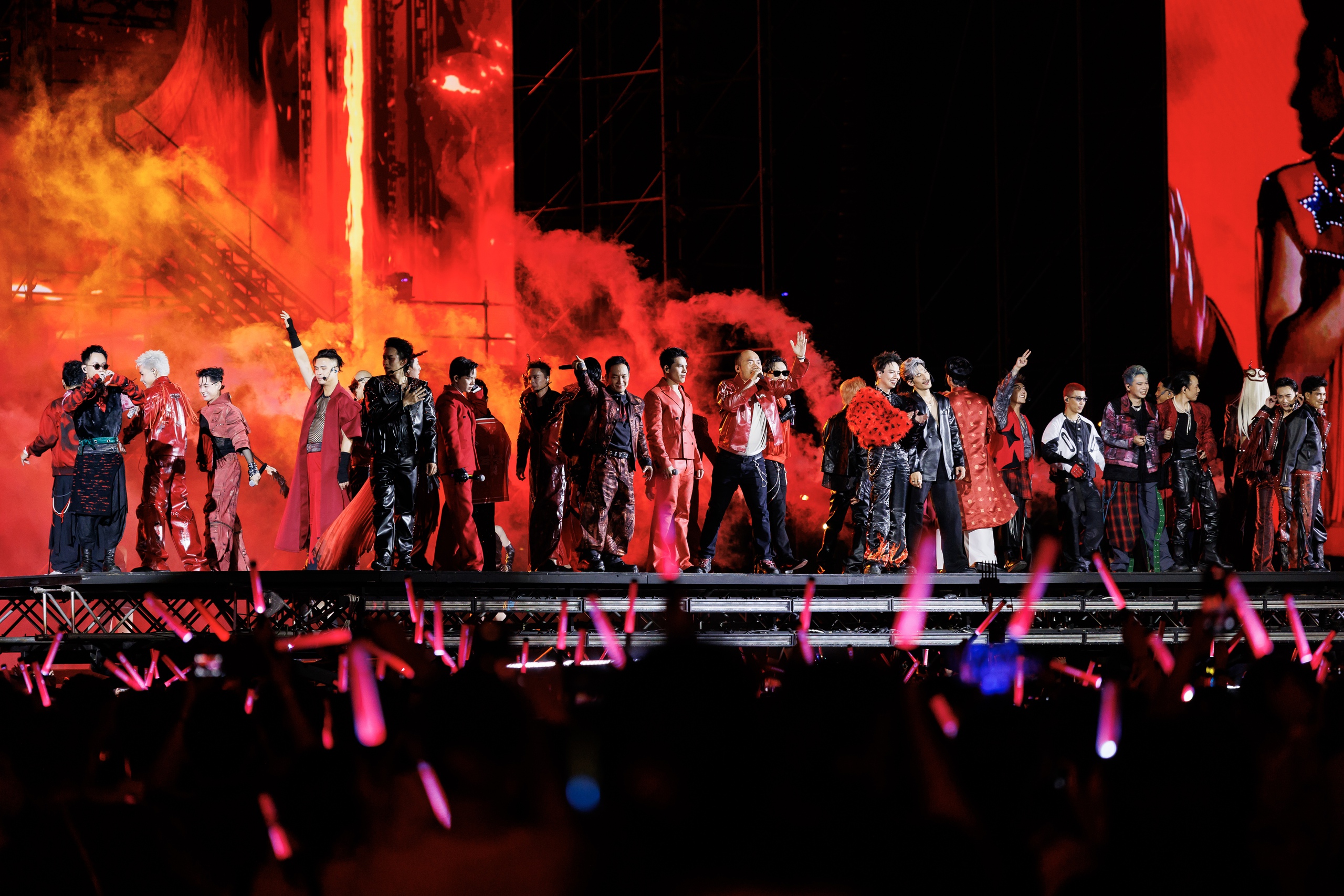 Live concert "Anh trai vượt ng&agrave;n ch&ocirc;ng gai 2025": M&atilde;n nh&atilde;n!- Ảnh 3.