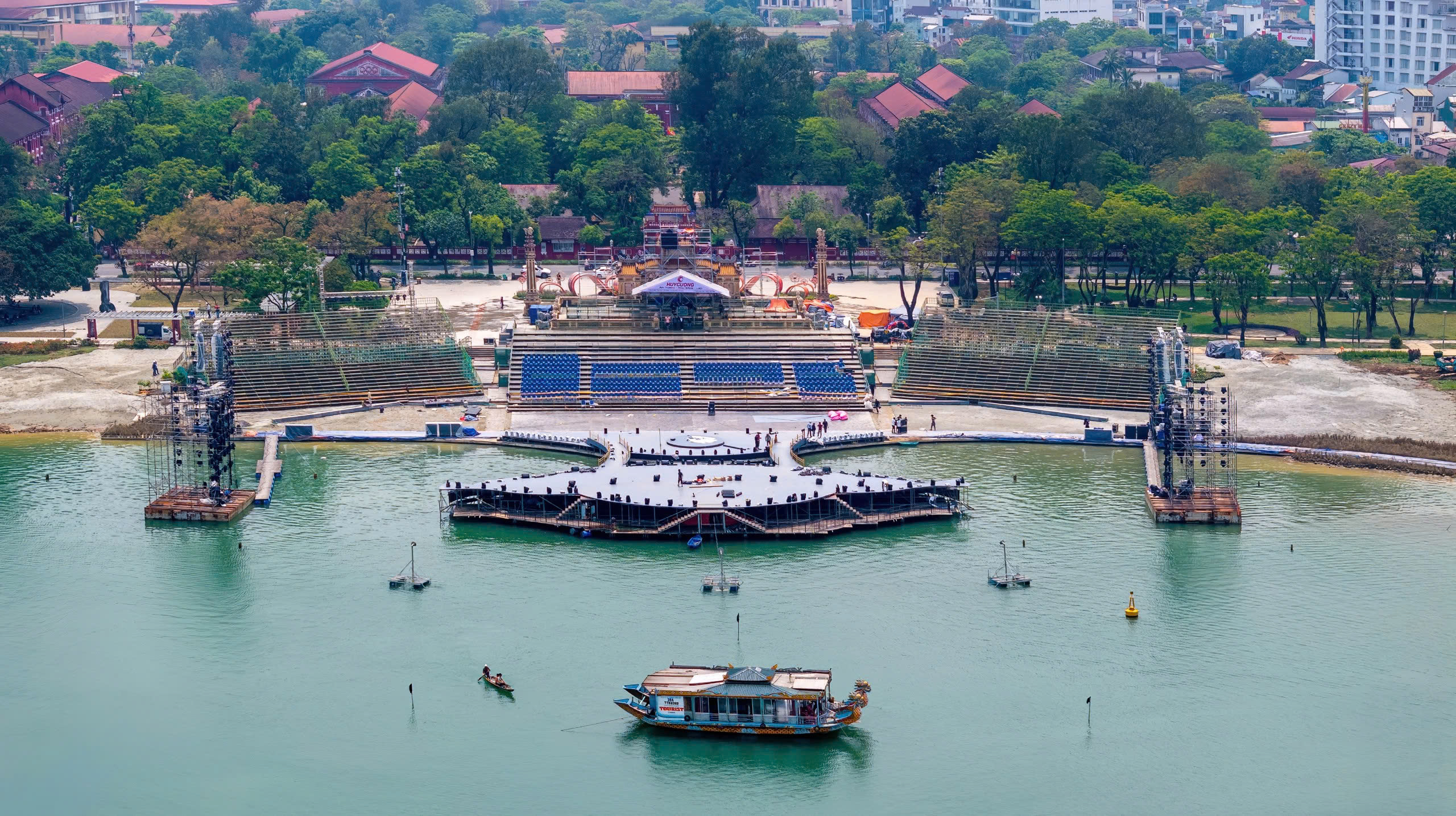 Nơi nào chụp ảnh pháo hoa đêm khai mạc Năm du lịch quốc gia đẹp nhất?- Ảnh 12.