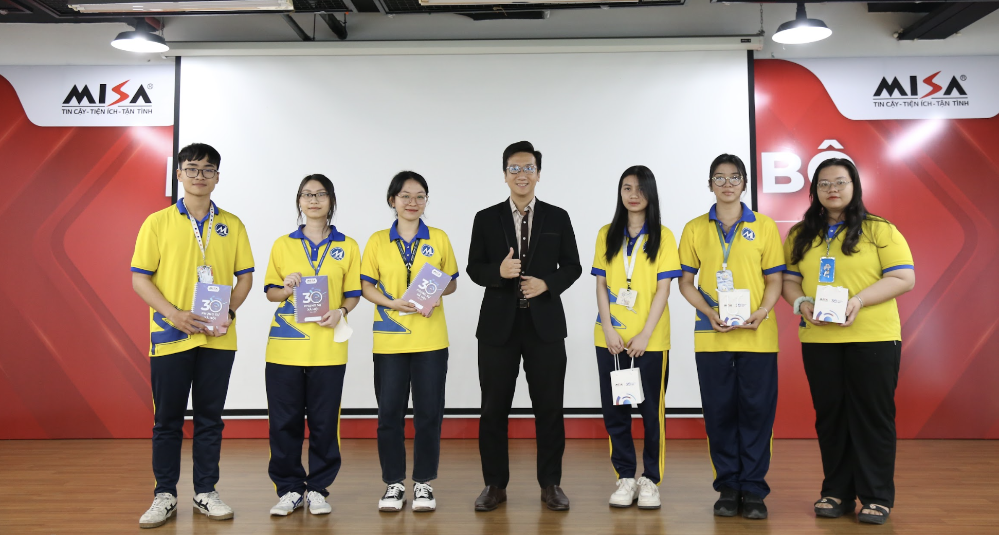 Học từ thực tế: Ch&igrave;a kh&oacute;a gi&uacute;p sinh vi&ecirc;n th&agrave;nh c&ocirc;ng khi chinh phục nh&agrave; tuyển dụng- Ảnh 2.