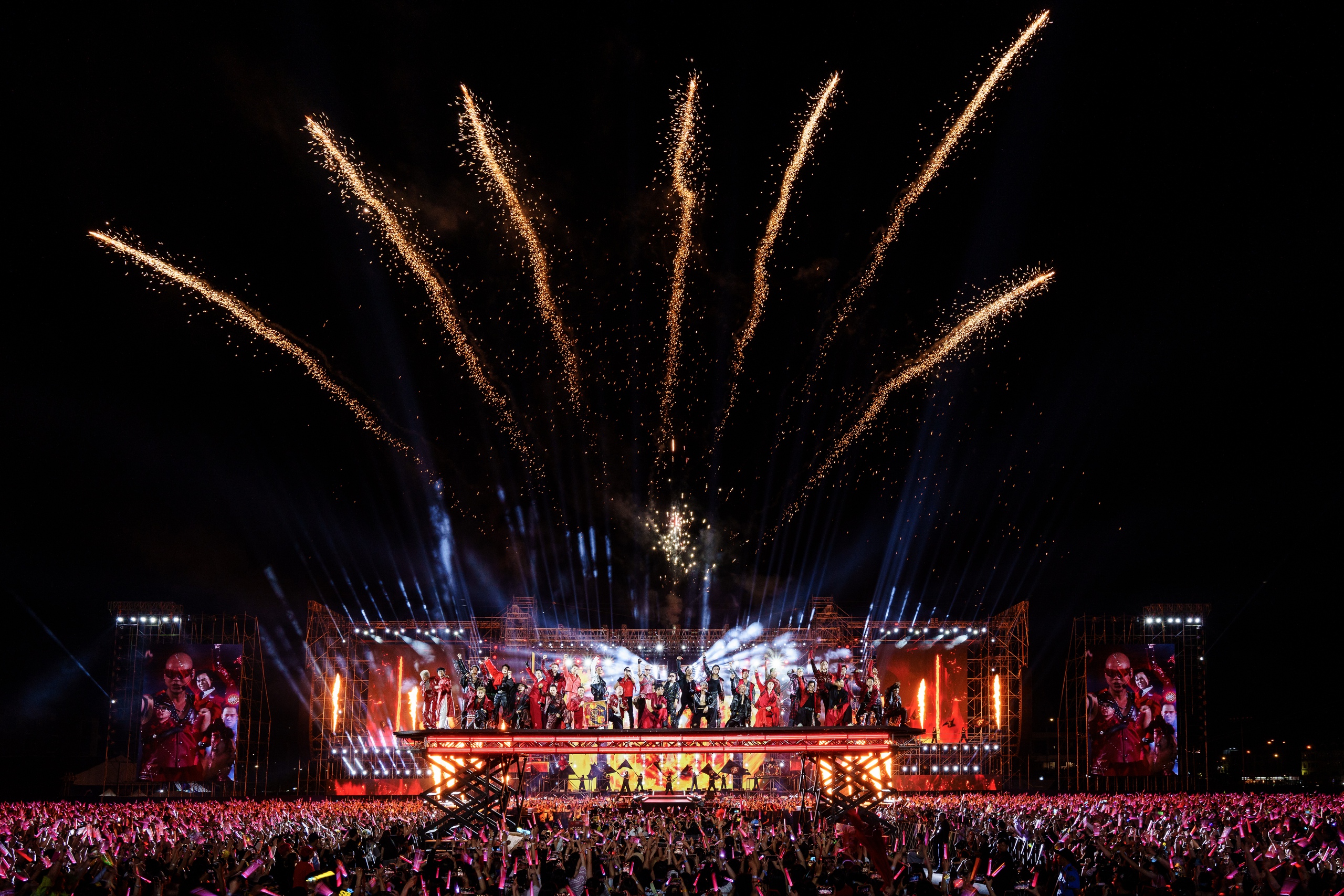 Live concert "Anh trai vượt ng&agrave;n ch&ocirc;ng gai 2025": M&atilde;n nh&atilde;n!- Ảnh 1.