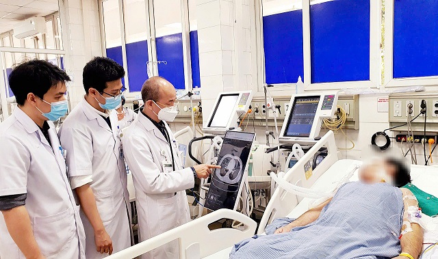 Nhiều người lớn nguy kịch do mắc sởi- Ảnh 1.