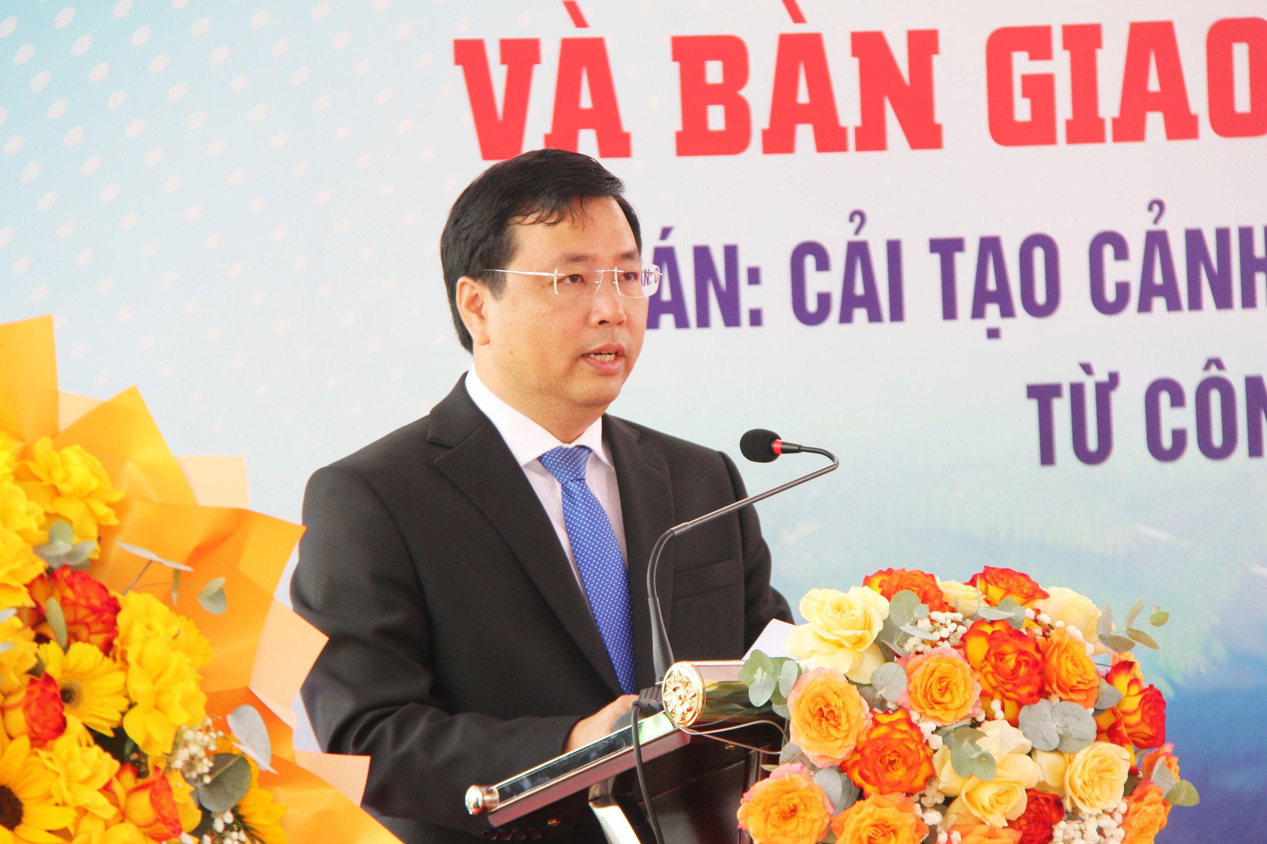 Vỉa h&egrave; ven s&ocirc;ng Đ&agrave; Nẵng c&oacute; lối đi ri&ecirc;ng xe đạp, nh&agrave; vệ sinh chuẩn ASEAN- Ảnh 1.