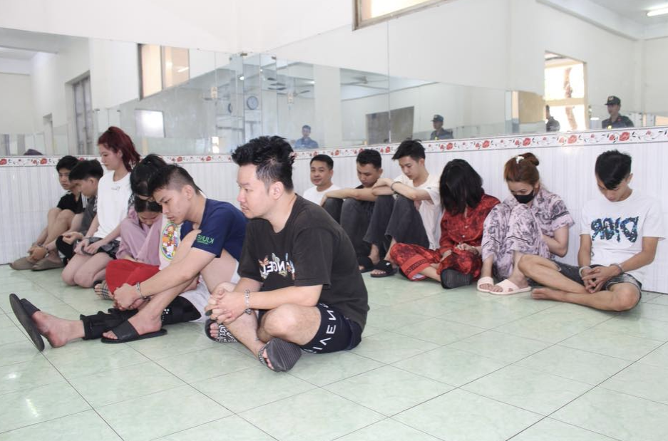 C&ocirc;ng an TP HCM bắt n&oacute;ng 2 nh&oacute;m th&aacute;c loạn tập thể- Ảnh 1.
