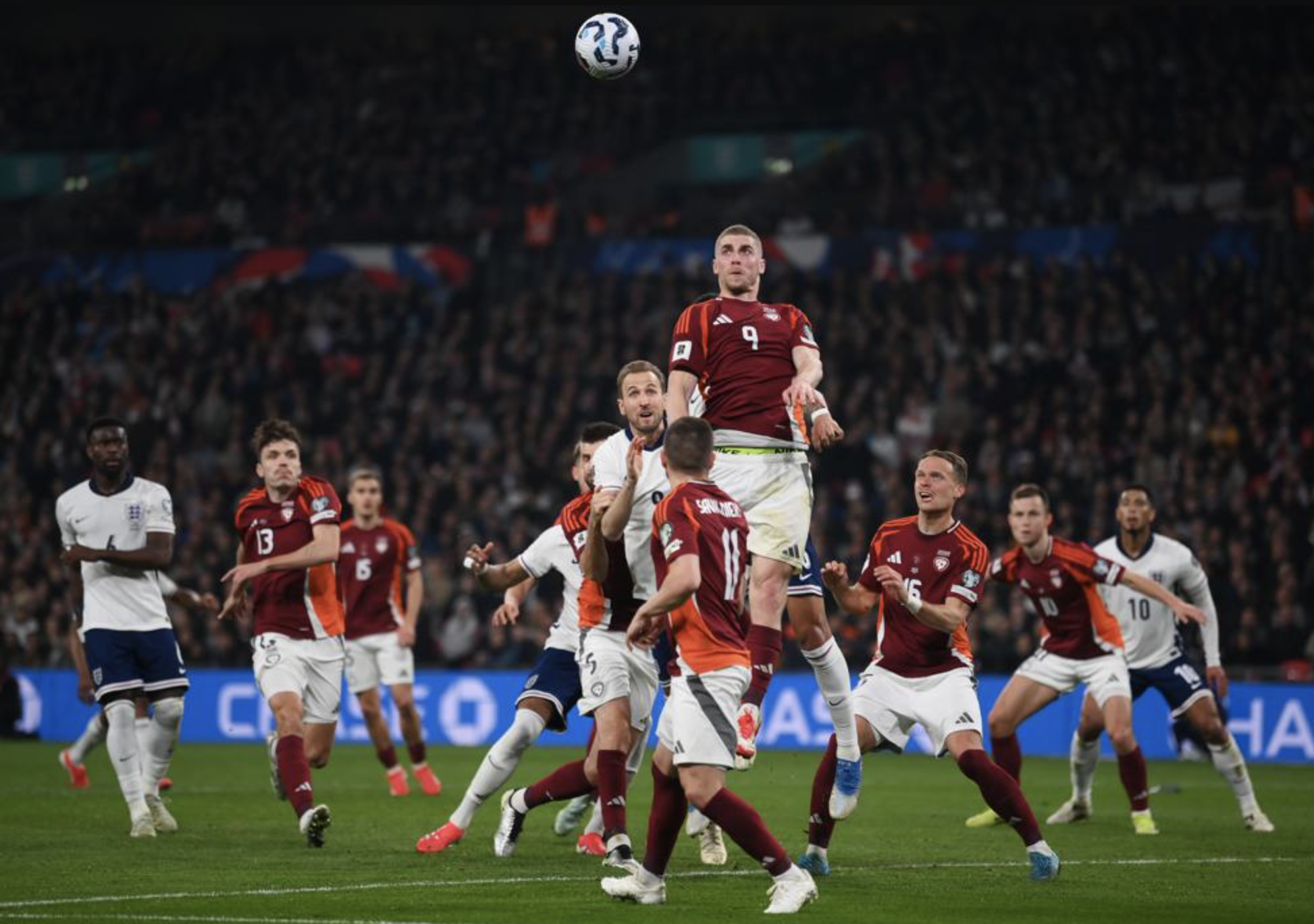 Cựu binh tỏa s&aacute;ng trước Latvia, tuyển Anh thắng tưng bừng v&ograve;ng loại World Cup- Ảnh 1.