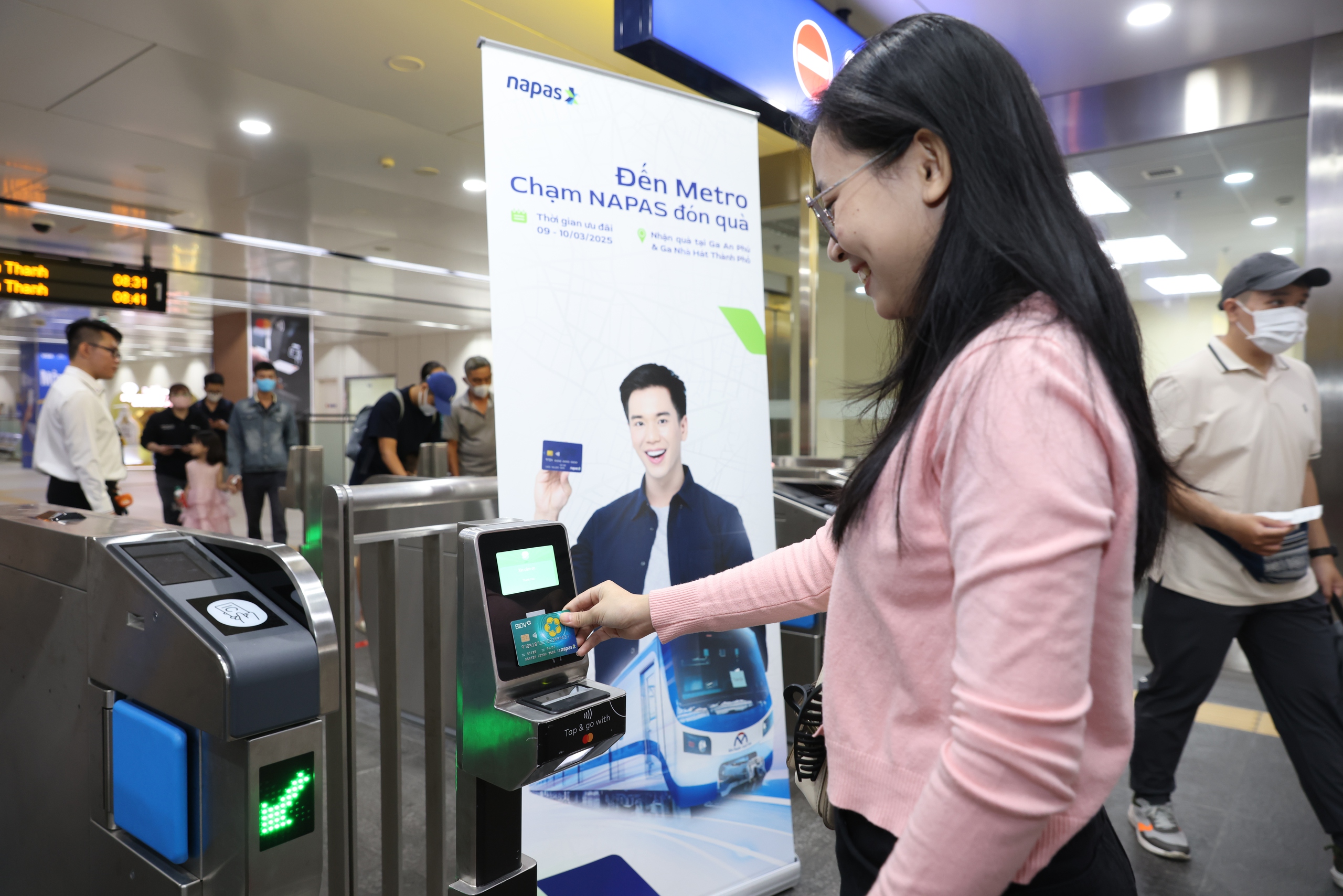 Metro kh&ocirc;ng tiền mặt th&uacute;c đẩy giao th&ocirc;ng xanh- Ảnh 1.