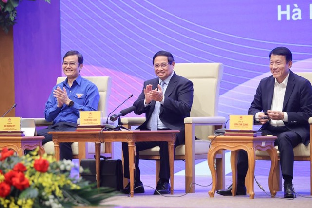 Thủ tướng v&agrave; c&aacute;c th&agrave;nh vi&ecirc;n Ch&iacute;nh phủ đối thoại với thanh ni&ecirc;n- Ảnh 3.