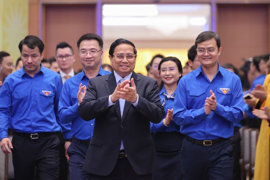 Thủ tướng v&agrave; c&aacute;c th&agrave;nh vi&ecirc;n Ch&iacute;nh phủ đối thoại với thanh ni&ecirc;n- Ảnh 1.