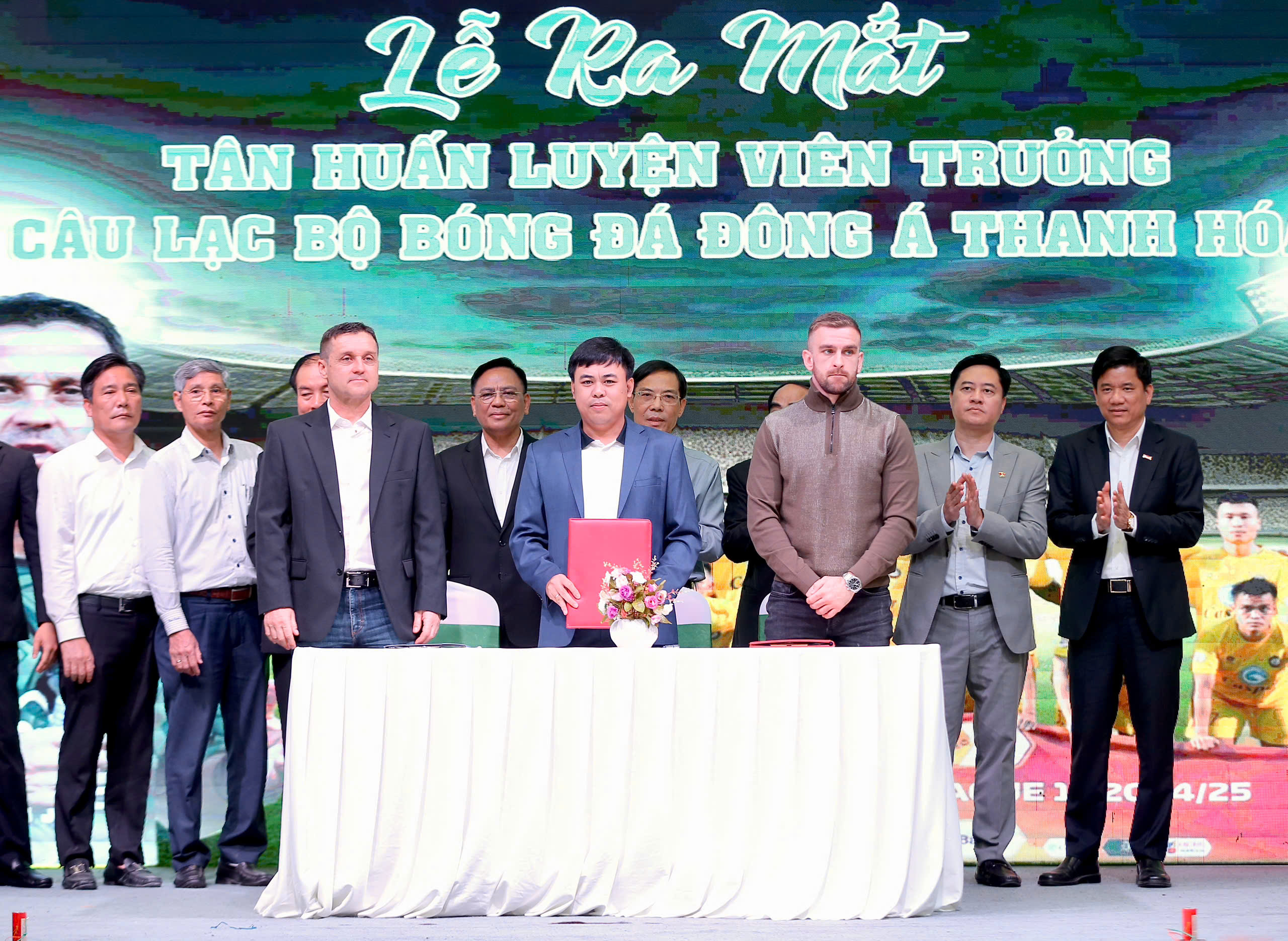 Sau khi chia tay HLV Popov, Đông Á Thanh Hóa bổ nhiệm HLV mới- Ảnh 1.