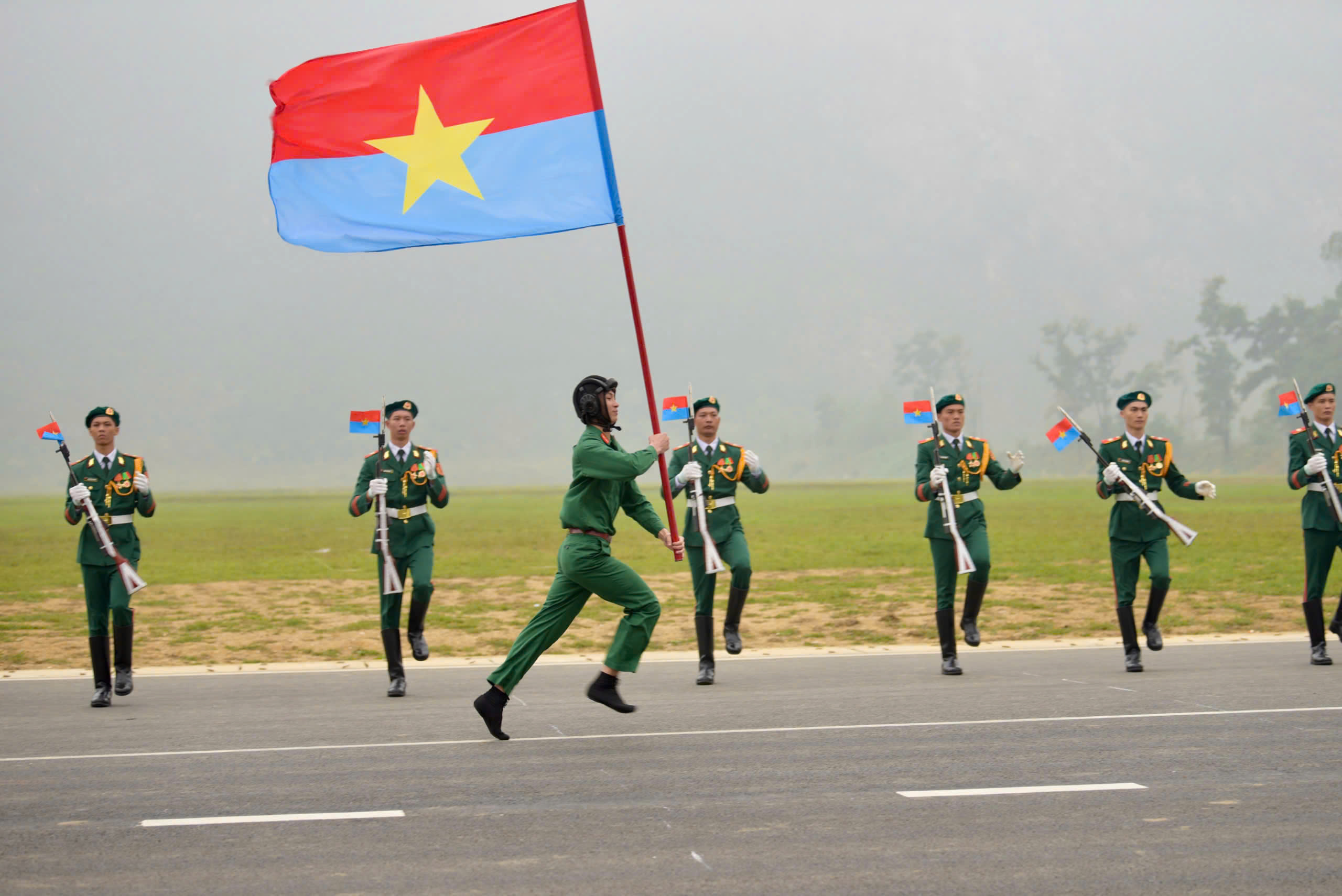 Đại tướng Phan Văn Giang biểu dương nỗ lực của bộ đội hợp luyện diễu binh- Ảnh 2.
