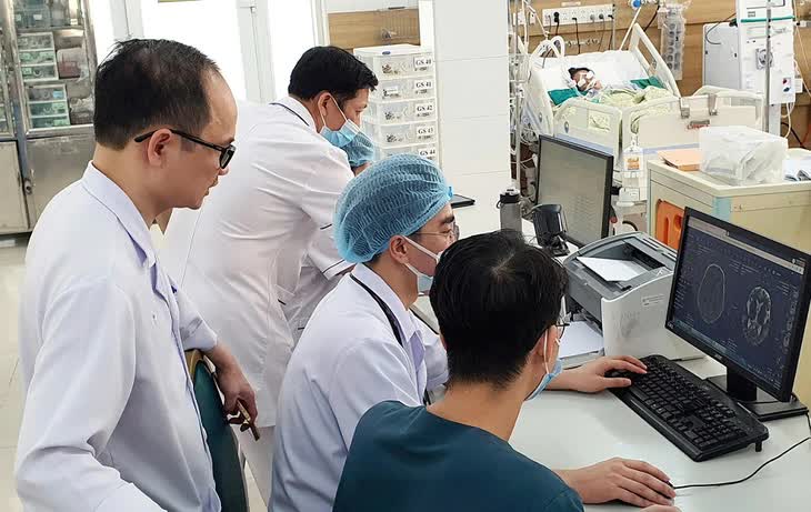 Thêm bệnh nhân nguy kịch vì uống nước kiềm- Ảnh 2.