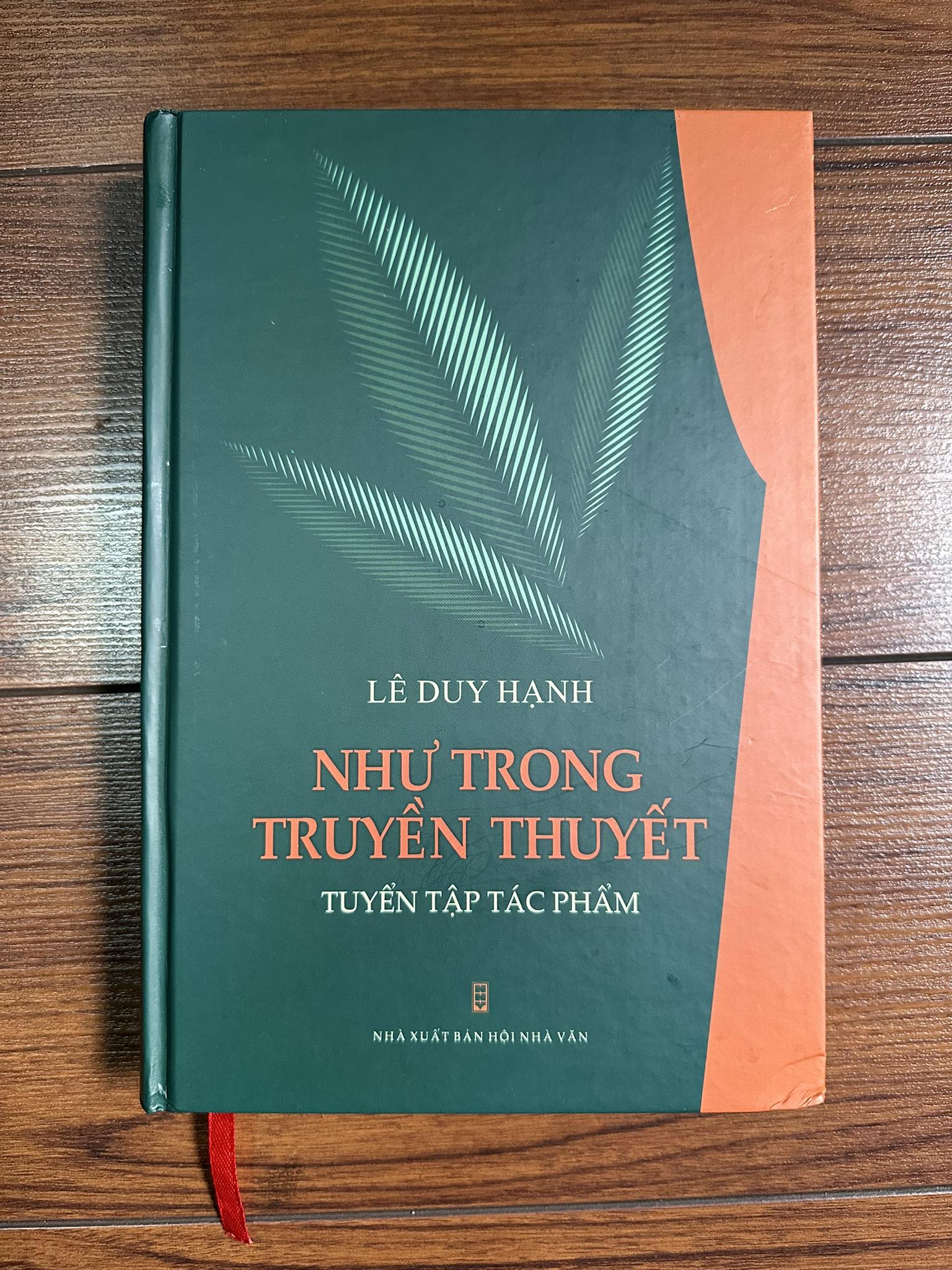 Xúc động với tuyển tập tác phẩm "Như trong truyền thuyết" của Lê Duy Hạnh- Ảnh 2.