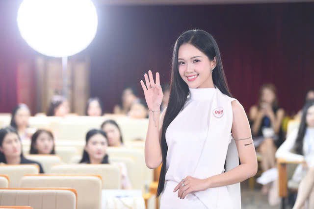 Hoa hậu Việt Nam 2024: Lộ diện d&agrave;n th&iacute; sinh "t&agrave;i sắc vẹn to&agrave;n"- Ảnh 1.