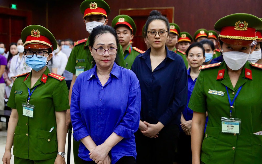 Bị cáo Trương Mỹ Lan được gặp luật sư giờ tòa giải lao
