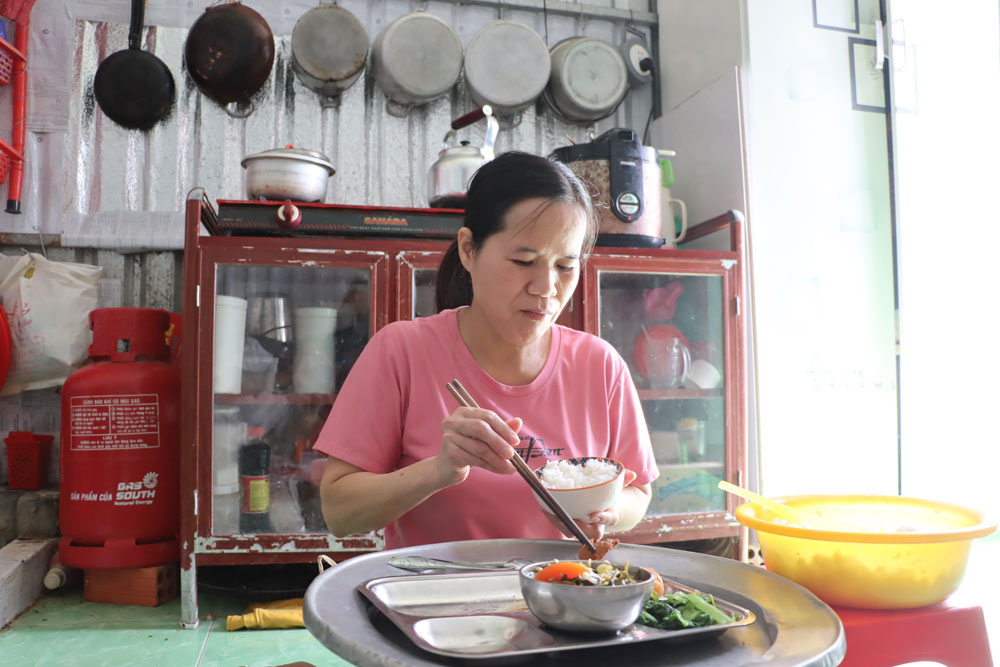Bà Bùi Thị Thanh với buổi cơm chiều đơn giản