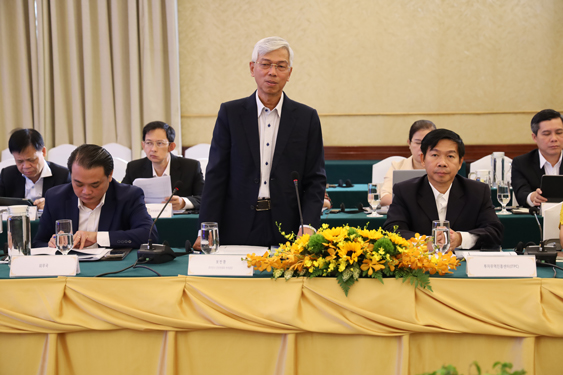 Ông Võ Văn Hoan, Phó Chủ tịch UBND TP HCM, trả lời và yêu cầu các cơ quan liên quan sớm giải quyết vướng mắc cho các nhà đầu tư Hàn Quốc