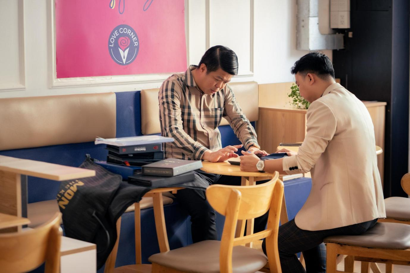 Mon Amie: Trải nghiệm may đo cao cấp ngay tại kh&ocirc;ng gian ri&ecirc;ng- Ảnh 2.