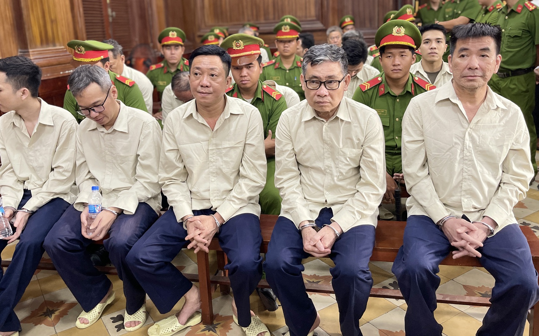 Toà án sẽ triệu tập “chủ nợ” của “ông trùm cát lậu” An Giang