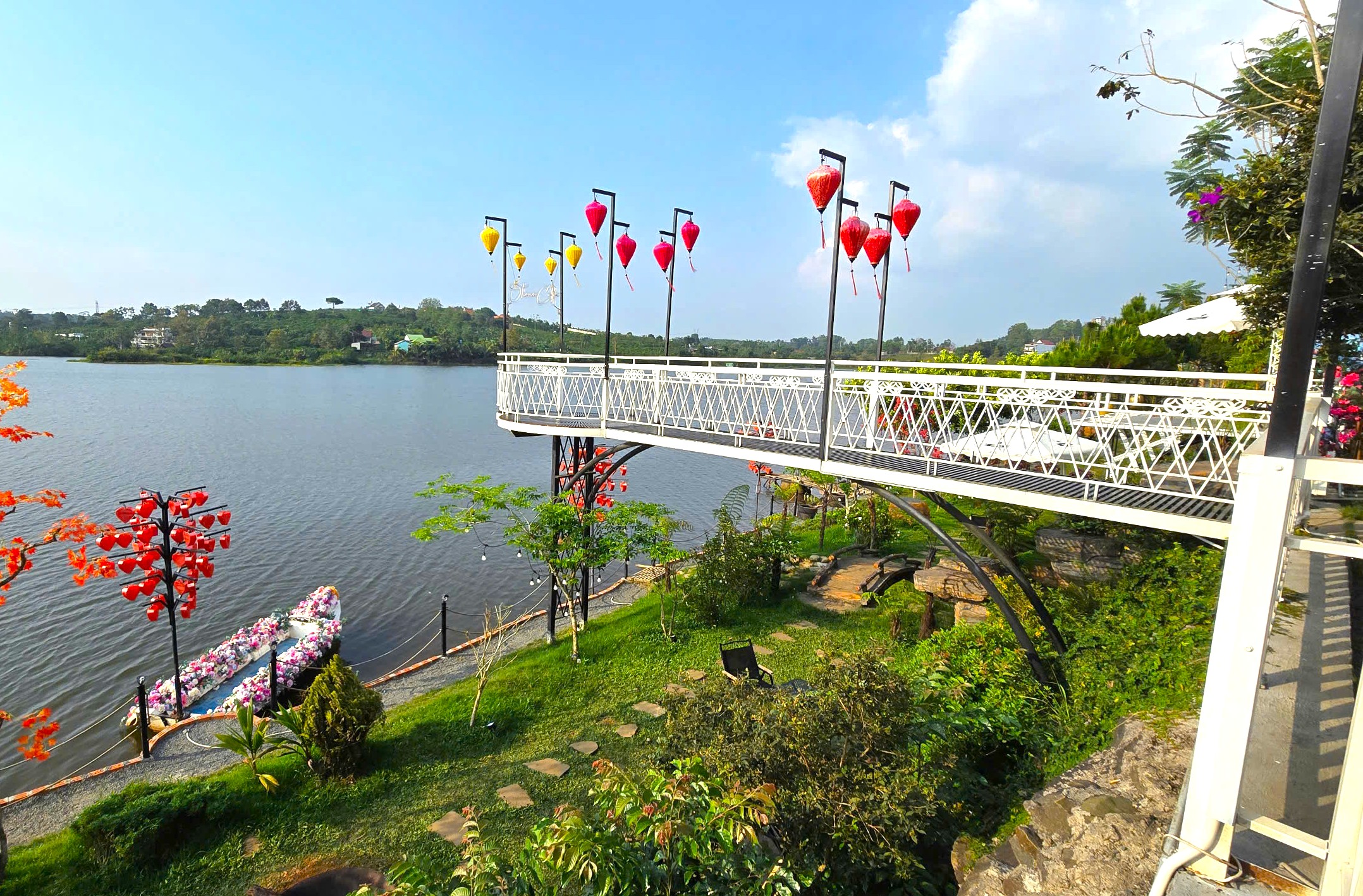 L&acirc;m Đồng: Qu&aacute;n c&agrave; ph&ecirc; "khủng" lấn chiếm hồ Nam Phương- Ảnh 3.