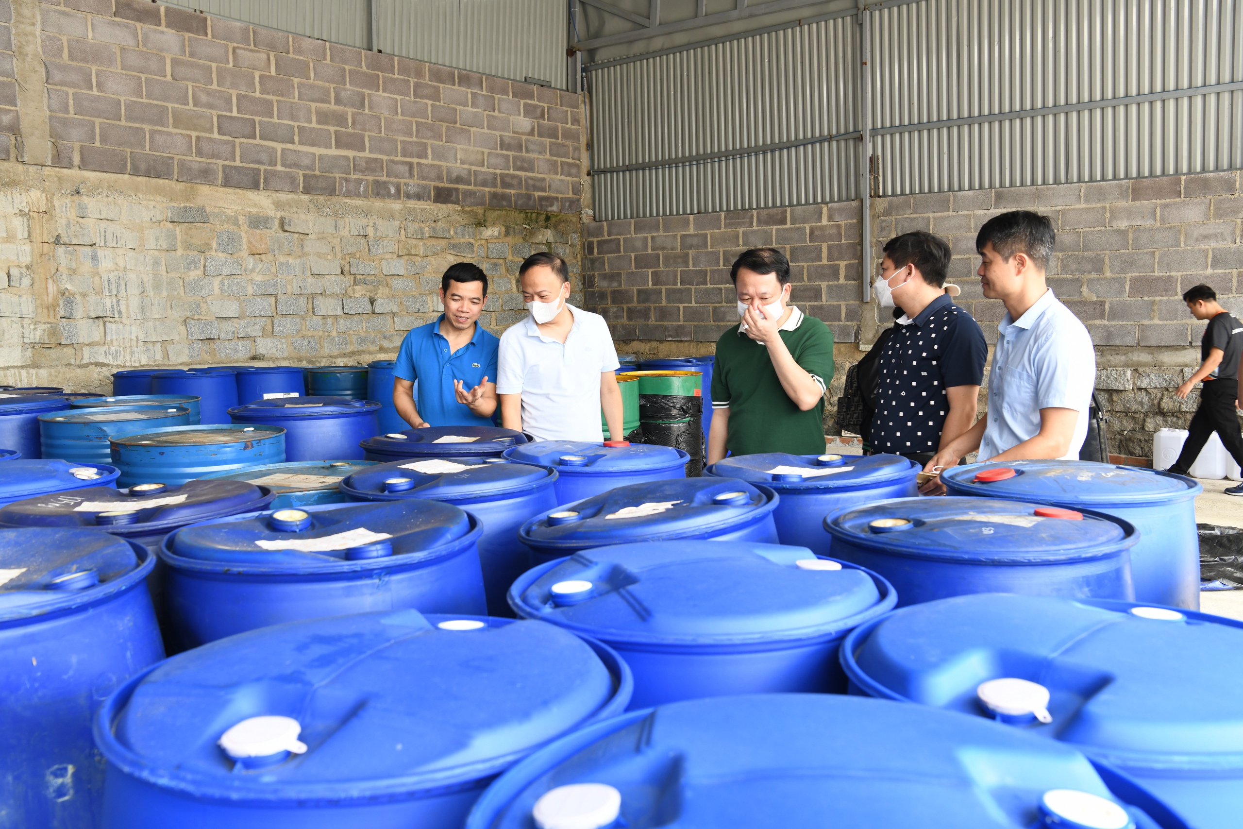 Cận cảnh kho xưởng sản xuất 1,4 tấn ma tu&yacute; ketamin của "&ocirc;ng tr&ugrave;m" người nước ngo&agrave;i- Ảnh 4.