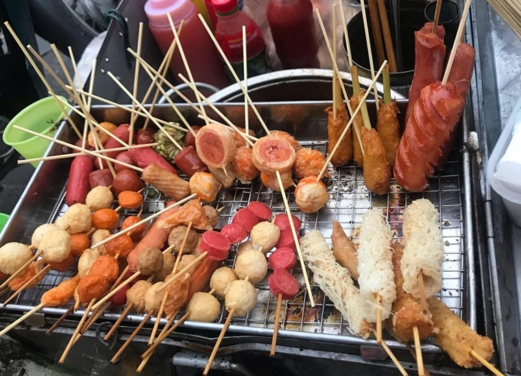 Bộ Y tế cảnh báo nguy cơ từ “xiên bẩn”- Ảnh 1.