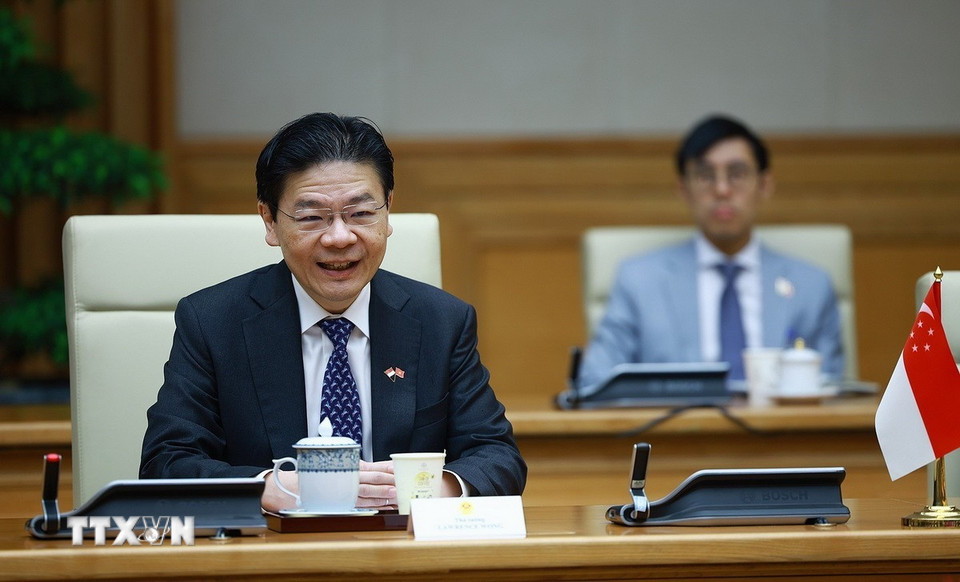 Thủ tướng Phạm Minh Ch&iacute;nh hội đ&agrave;m với Thủ tướng Singapore Lawrence Wong- Ảnh 13.