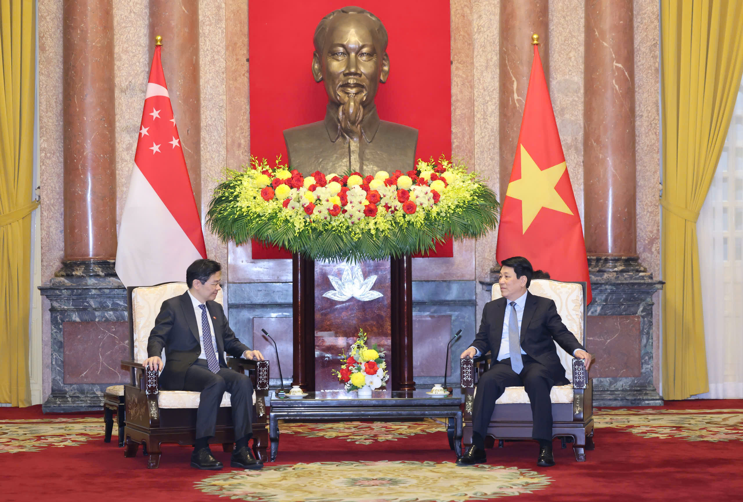 Chủ tịch nước Lương Cường hội kiến Thủ tướng Singapore- Ảnh 2.