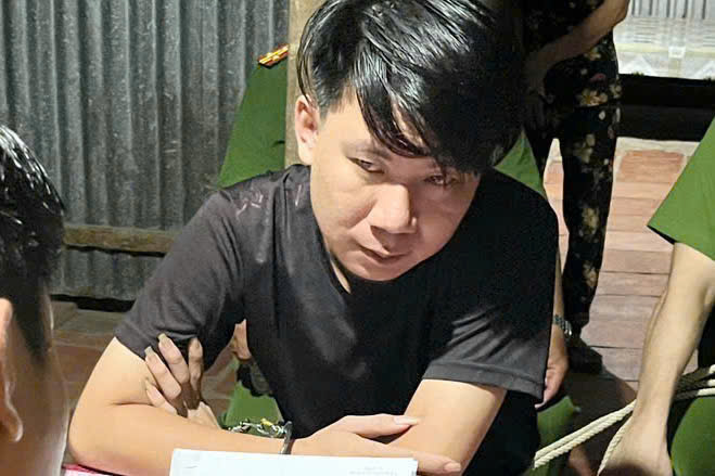 Bắt 4 đối tượng xuy&ecirc;n tạc, chống ph&aacute; nh&agrave; nước- Ảnh 1.