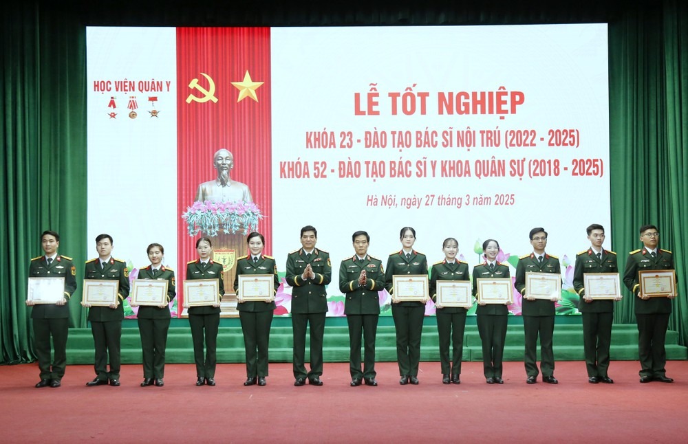 Học vi&ecirc;n t&agrave;u ngầm, phi c&ocirc;ng tốt nghiệp trong nước c&oacute; thể được phong thượng &uacute;y, đại &uacute;y- Ảnh 1.