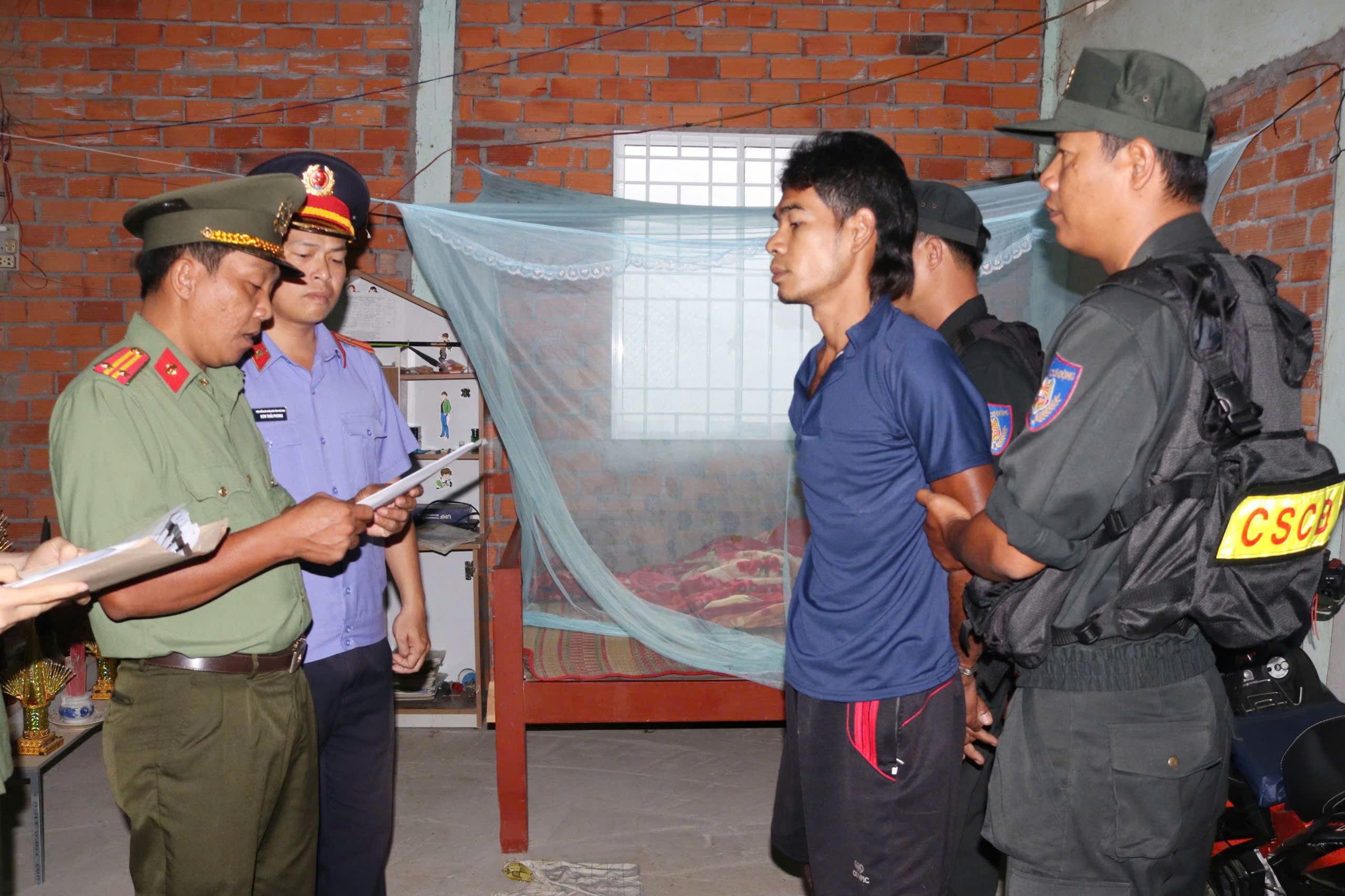 Bắt 4 đối tượng xuy&ecirc;n tạc, chống ph&aacute; nh&agrave; nước- Ảnh 3.