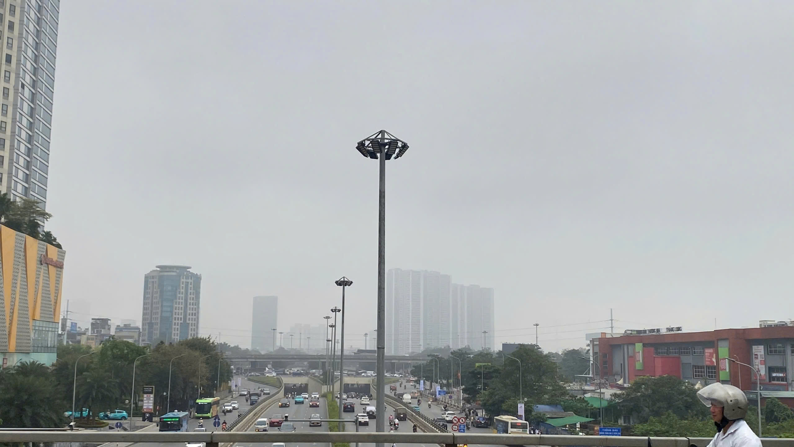 Nhiều thành phố ở nước ta bị đánh giá có chất lượng không khí rất kém