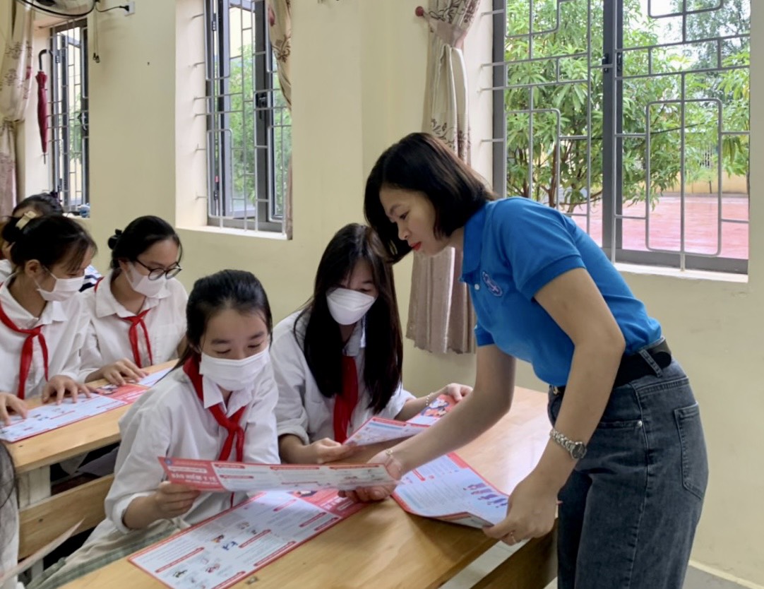 Đề xuất giảm mức đ&oacute;ng BHYT cho học sinh- Ảnh 1.