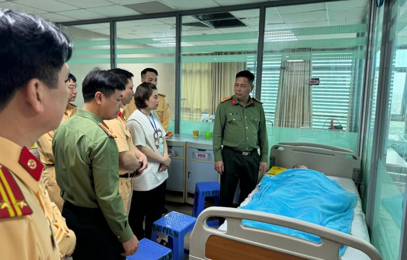 Nam thanh niên bất chấp hiệu lệnh dừng xe, tông đại úy CSGT gãy 2 xương sườn- Ảnh 2.